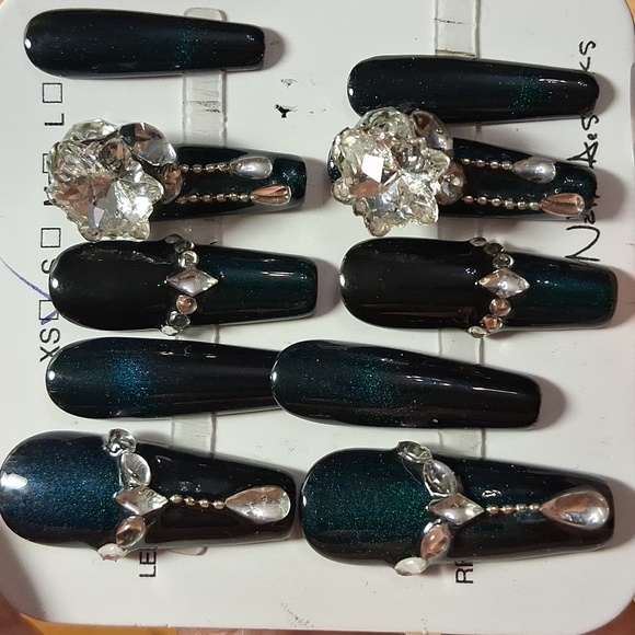Press On Bling Nails - Picture 4 of 4